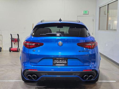 2022 Alfa Romeo Stelvio Quadrifoglio