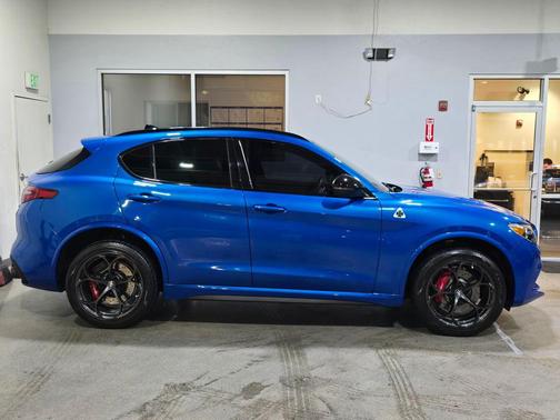 2022 Alfa Romeo Stelvio Quadrifoglio