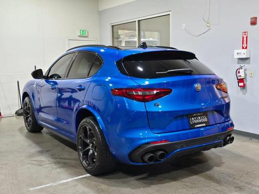 2022 Alfa Romeo Stelvio Quadrifoglio