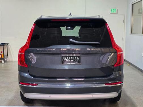 2022 Volvo XC90 T6 Inscription