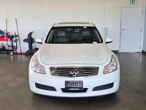 Moonlight White Pearl 2009 INFINITI G37x Base
