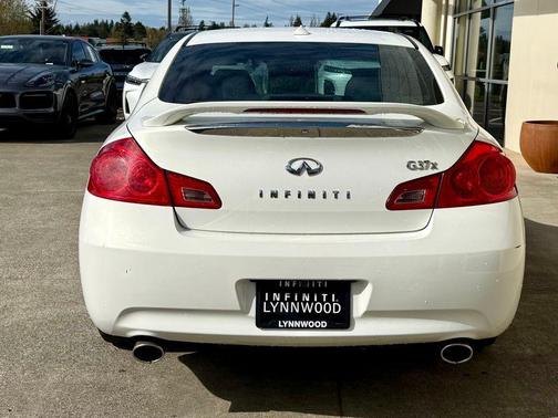 Moonlight White 2009 INFINITI G37x Base