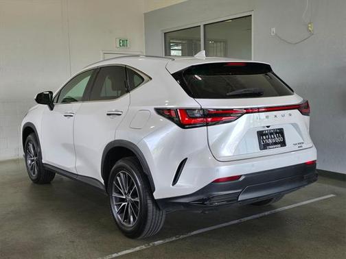 2022 Lexus NX 350h Premium