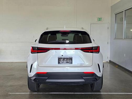 2022 Lexus NX 350h Premium