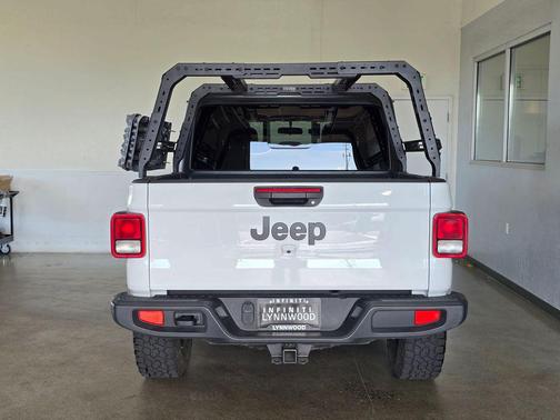 Bright White Clearcoat 2023 Jeep Gladiator Sport S