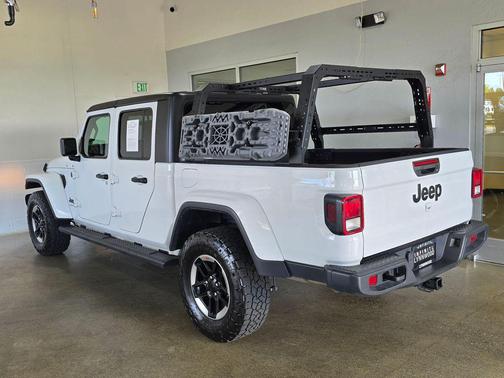 Bright White Clearcoat 2023 Jeep Gladiator Sport S