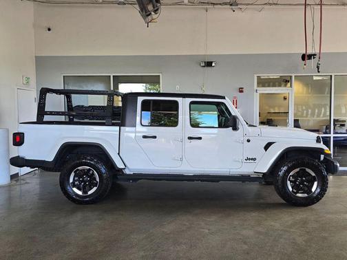 Bright White Clearcoat 2023 Jeep Gladiator Sport S