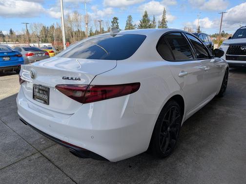 Alfa White 2019 Alfa Romeo Giulia Base