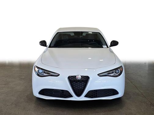 2019 Alfa Romeo Giulia Base