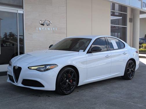 Alfa White 2019 Alfa Romeo Giulia Base