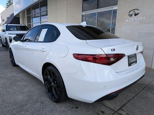 Alfa White 2019 Alfa Romeo Giulia Base