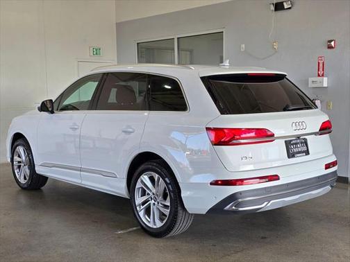 2023 Audi Q7 55 Premium Plus