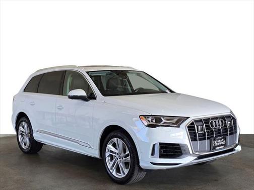 2023 Audi Q7 55 Premium Plus