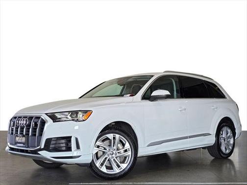 2023 Audi Q7 55 Premium Plus