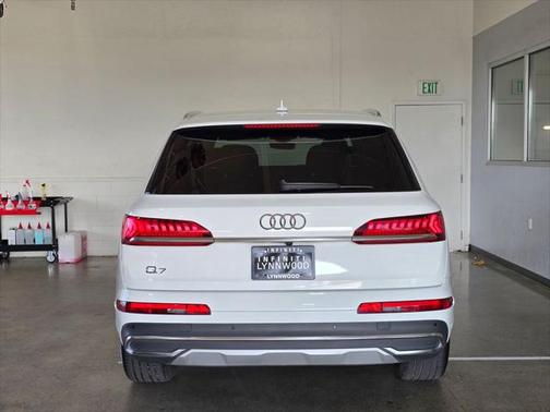2023 Audi Q7 55 Premium Plus