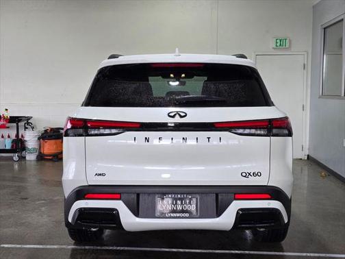 2025 INFINITI QX60 Luxe
