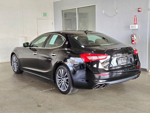 2018 Maserati Ghibli Base