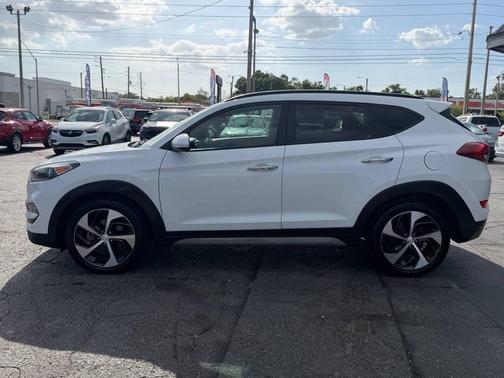 Dazzling White 2017 Hyundai TUCSON Limited