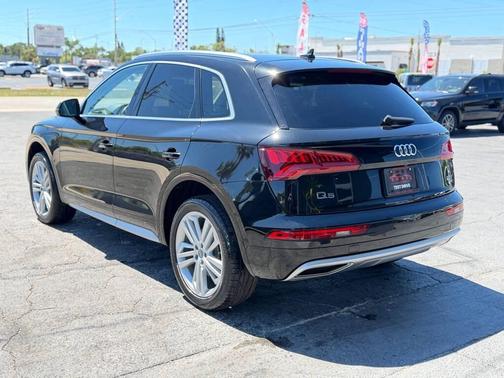 BLACK 2018 Audi Q5 2.0T Premium Plus