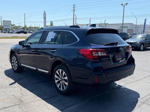 Dark Blue Pearl 2018 Subaru Outback 3.6R Touring