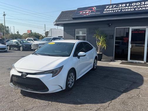 Super White 2021 Toyota Corolla LE