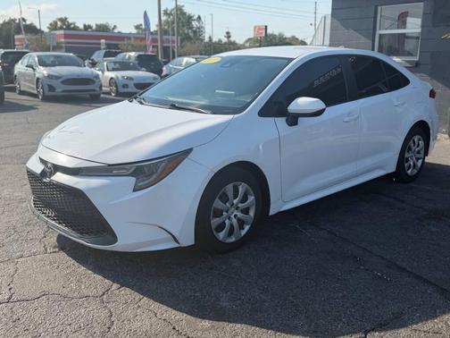 Super White 2021 Toyota Corolla LE