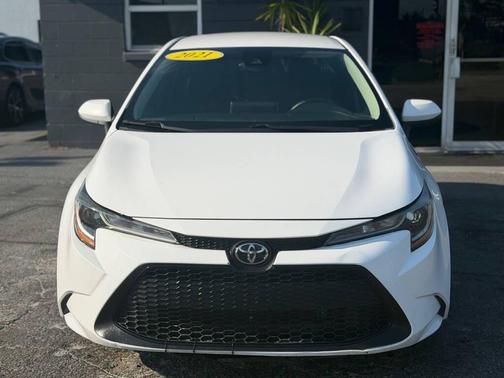 Super White 2021 Toyota Corolla LE