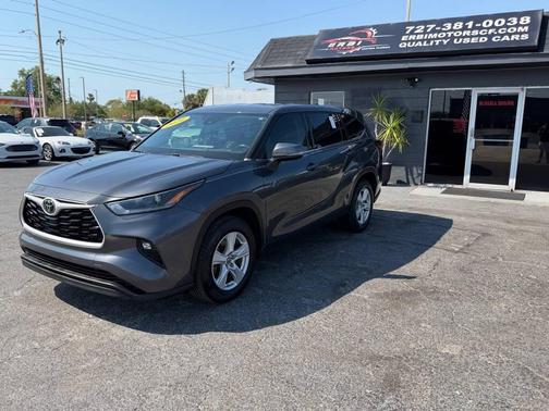 Magnetic Gray Metallic 2021 Toyota Highlander LE
