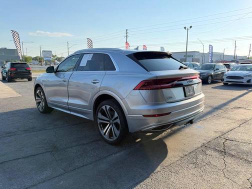 Florett Silver Metallic 2019 Audi Q8 3.0T Premium Plus