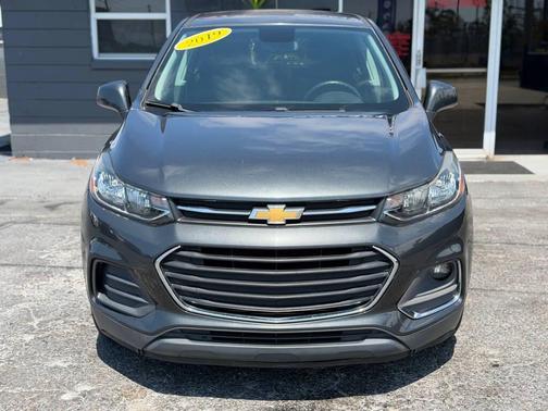 Nightfall Gray Metallic 2019 Chevrolet Trax LS