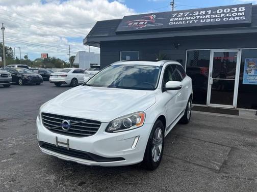 Crystal White Pearl Metallic 2017 Volvo XC60 T5 Inscription