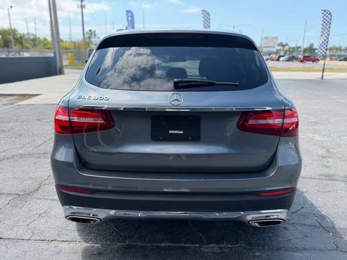 Selenite Grey Metallic 2018 Mercedes-Benz GLC 300 Base