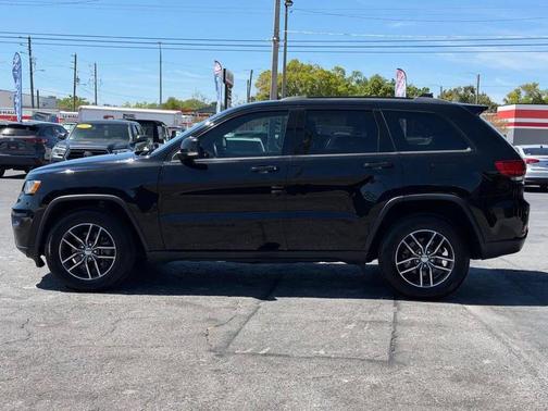 Diamond Black Crystal Pearlcoat 2018 Jeep Grand Cherokee Limited