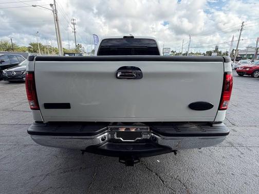 Oxford White Clearcoat 2006 Ford F-350 XL SuperCab