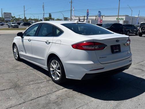 2019 Ford Fusion Hybrid SE