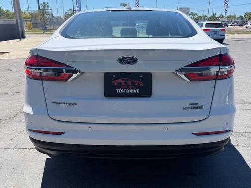 2019 Ford Fusion Hybrid SE