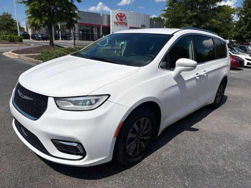 Bright White Clearcoat 2021 Chrysler Pacifica Touring L