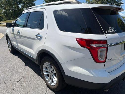 White Platinum Metallic Tri-Coat 2011 Ford Explorer XLT