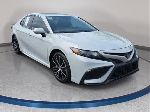 Ice Edge 2023 Toyota Camry SE