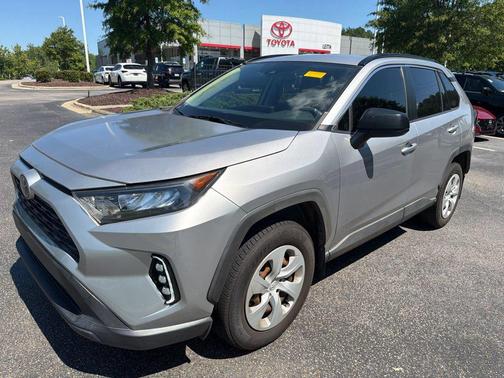 Silver Sky Metallic 2019 Toyota RAV4 LE