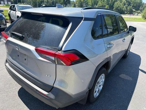 Silver Sky Metallic 2019 Toyota RAV4 LE