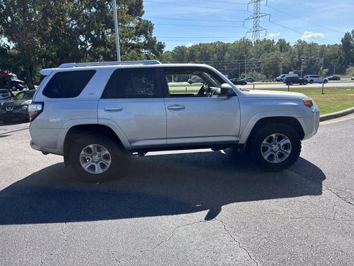 Classic Silver Metallic 2017 Toyota 4Runner SR5