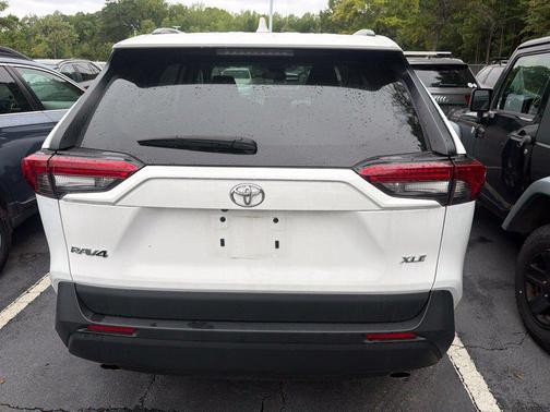 Ice Cap 2025 Toyota RAV4 XLE