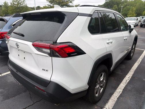 Ice Cap 2025 Toyota RAV4 XLE