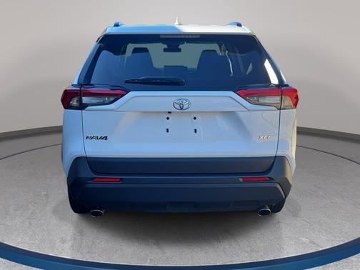 Ice Cap 2025 Toyota RAV4 XLE
