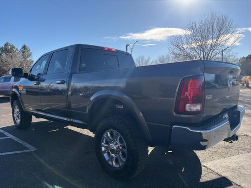 2018 RAM 2500 Laramie Crew Cab 4x4 6'4' Box