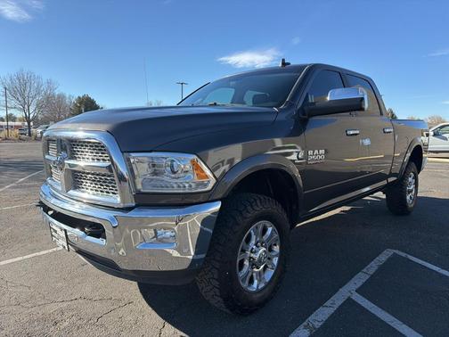 2018 RAM 2500 Laramie Crew Cab 4x4 6'4' Box