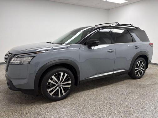2023 Nissan Pathfinder Platinum 4WD