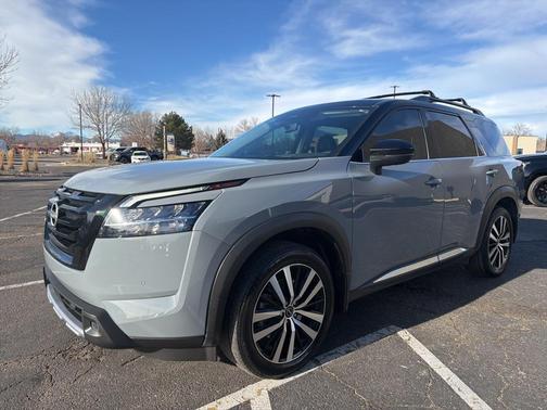 2023 Nissan Pathfinder Platinum 4WD