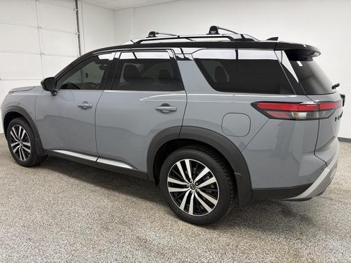 2023 Nissan Pathfinder Platinum 4WD